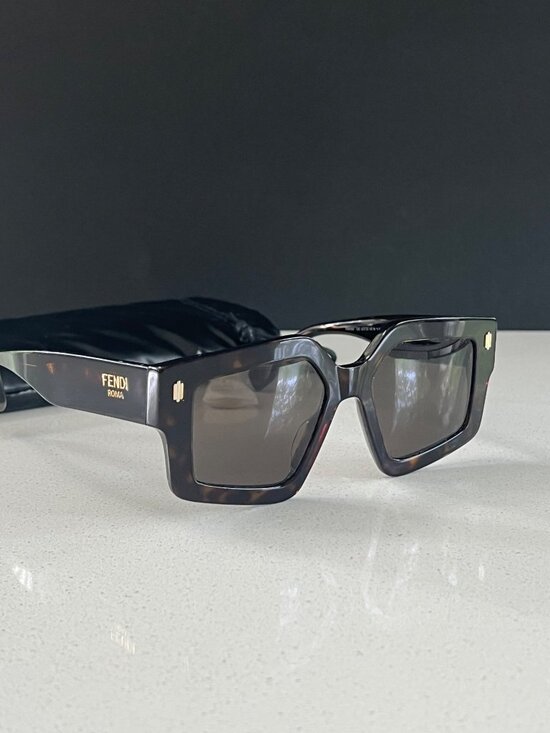 FENDI Roma FE401621 52E  52MM Square TURQUOISE BROWN Sunglasses main image 9